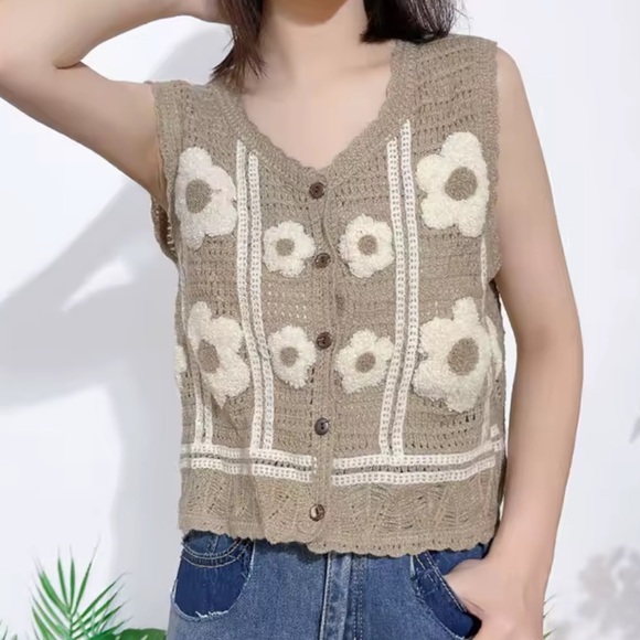 Crochet vest knit floral boho khaki cream flower  short top - Picture 1 of 11